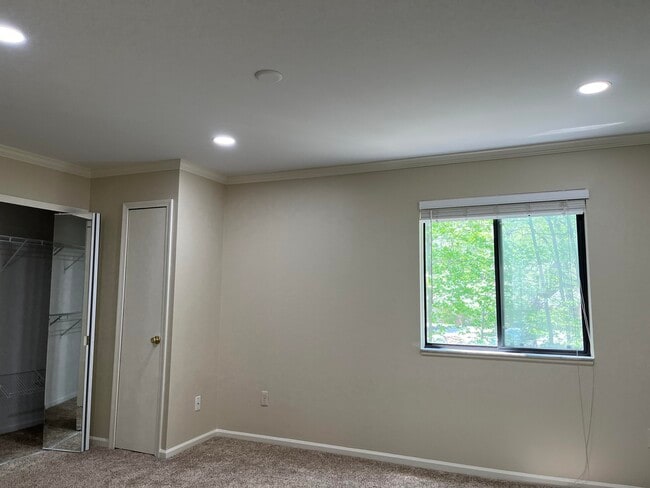 Building Photo - 1522 Streamwood Ct