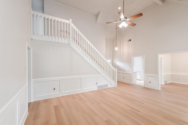 Foto del edificio - 301 Locust Grove Dr