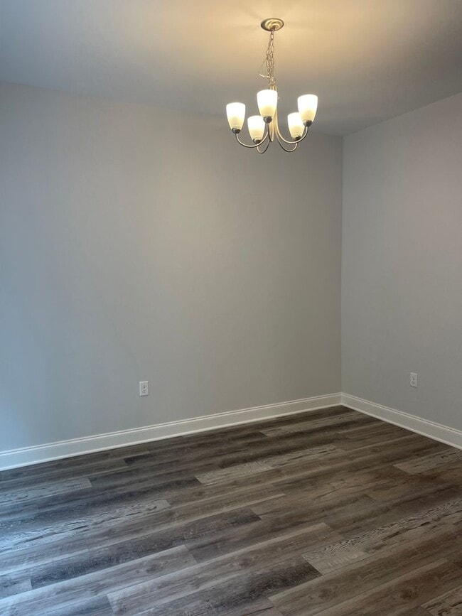 Foto del edificio - *LIKE NEW!* 3BR/2.5BA Townhouse in Crescen...