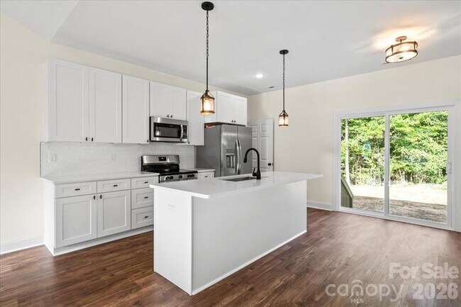 Foto del edificio - 5328 Oaktree Dr