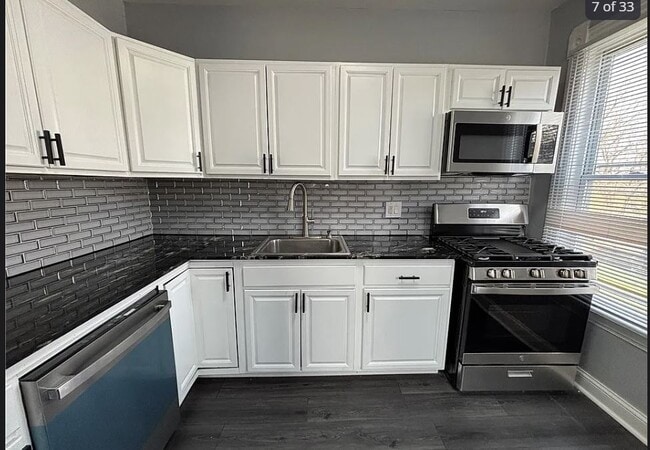 Building Photo - 216 Westcott Co-Living