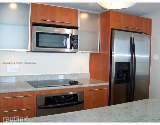 Building Photo - 2 br, 2.5 bath Condo - 185 SW 7th St Apt 2301