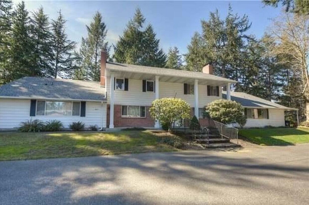 Foto principal - Townhouse in Desirable University Place Ne...