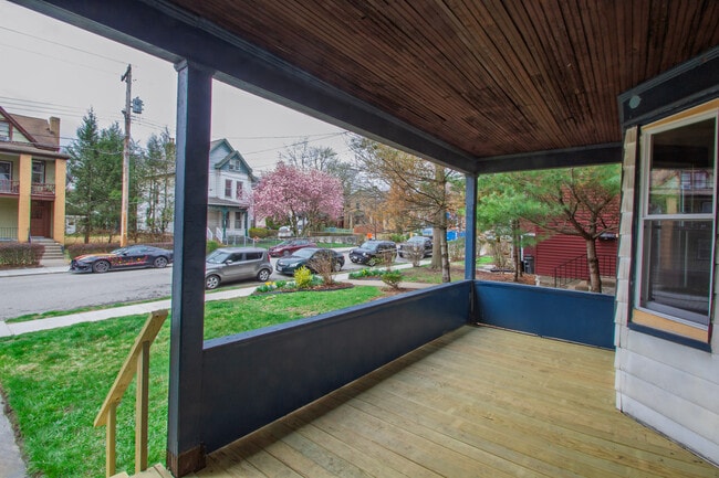 Foto del edificio - 319 Franklin Ave