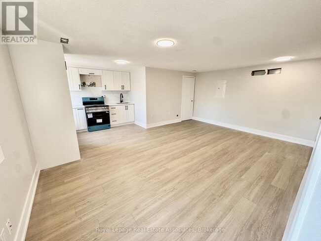 Building Photo - 246 Marlborough St