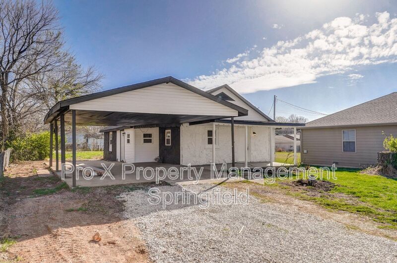 Foto principal - 1834 E Walnut St