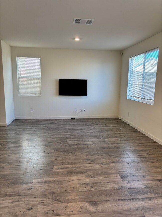 Foto del edificio - ONLY $2,625 PER MONTH FOR THIS BEAUTIFUL 4...