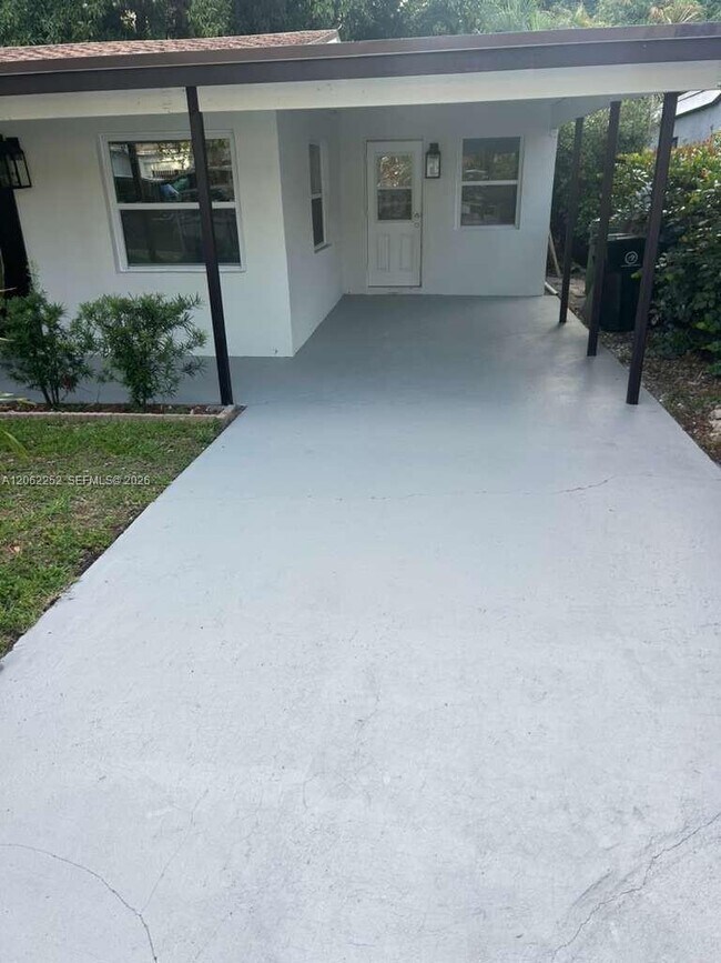 Foto del edificio - 535 NW 23rd Ave