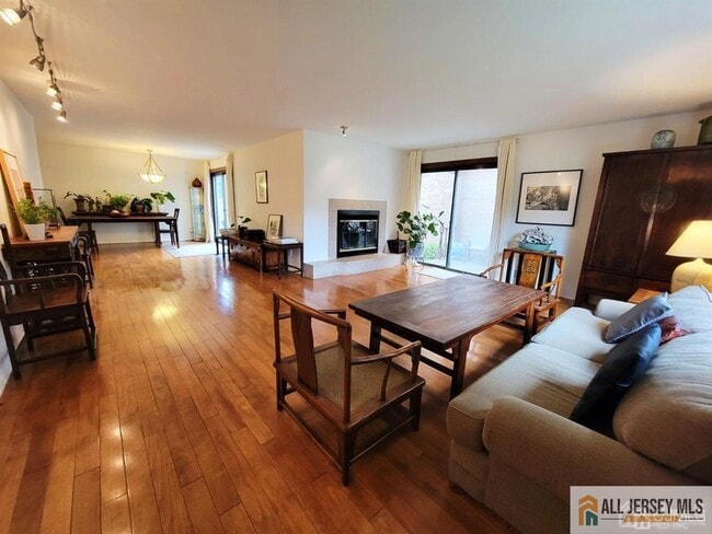 Foto del edificio - 41 Ardsley Ct