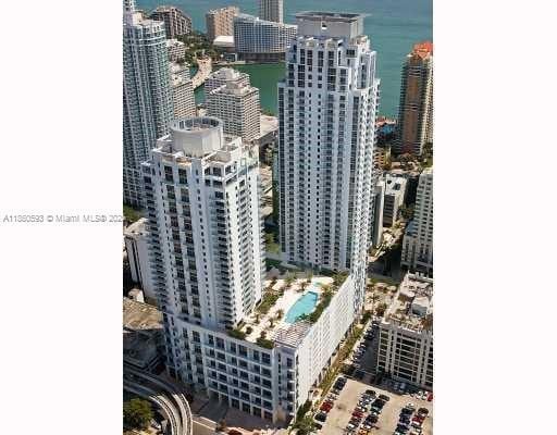 Foto principal - 1050 Brickell Ave