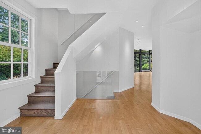 Building Photo - 3113 45th St NW
