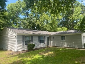 Building Photo - 501 Ashwood Dr
