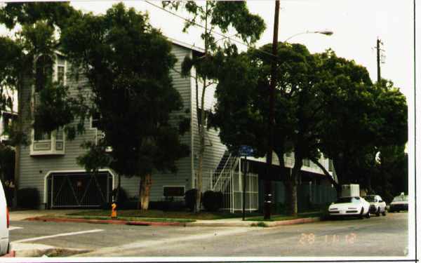 Foto del edificio - 1502 Freeman Ave