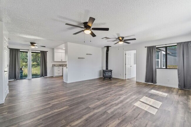 Foto del edificio - 31331 Auberry Rd