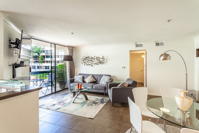 Foto del edificio - 7320 Hawthorn Ave