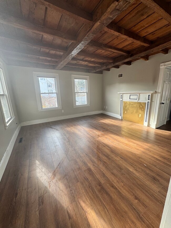 Building Photo - 35 N Main St