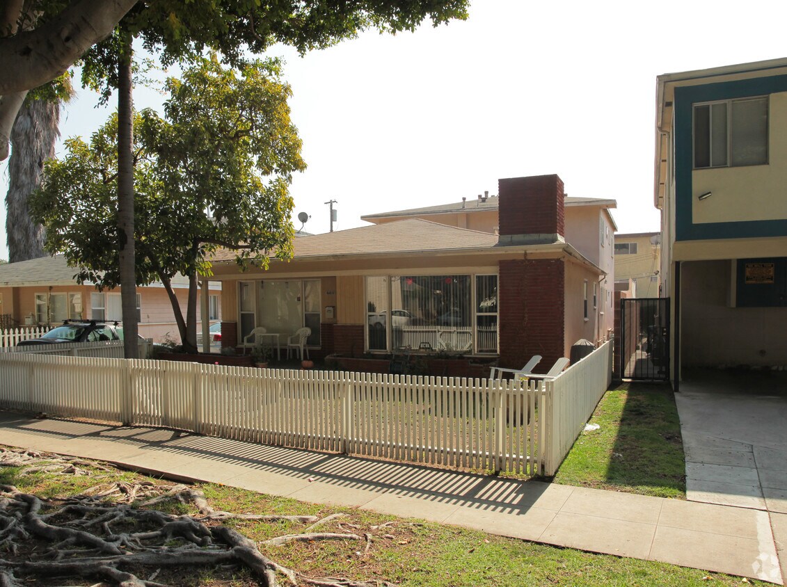 Building Photo - Fourplex + Sfr
