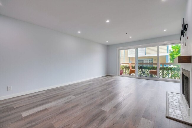 Foto del edificio - 230 S Catalina Ave
