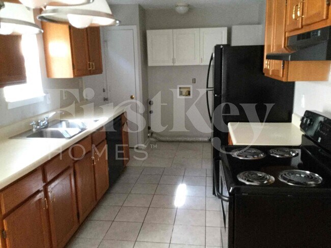 Foto del edificio - 117 Whispering Pine Ln NE