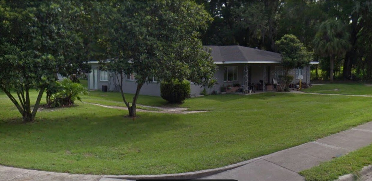 Building Photo - 1509 NE 14th St