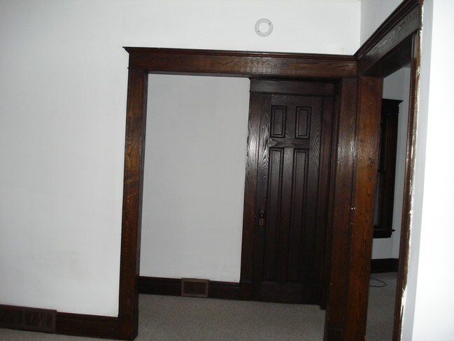 Building Photo - 118 Russell St