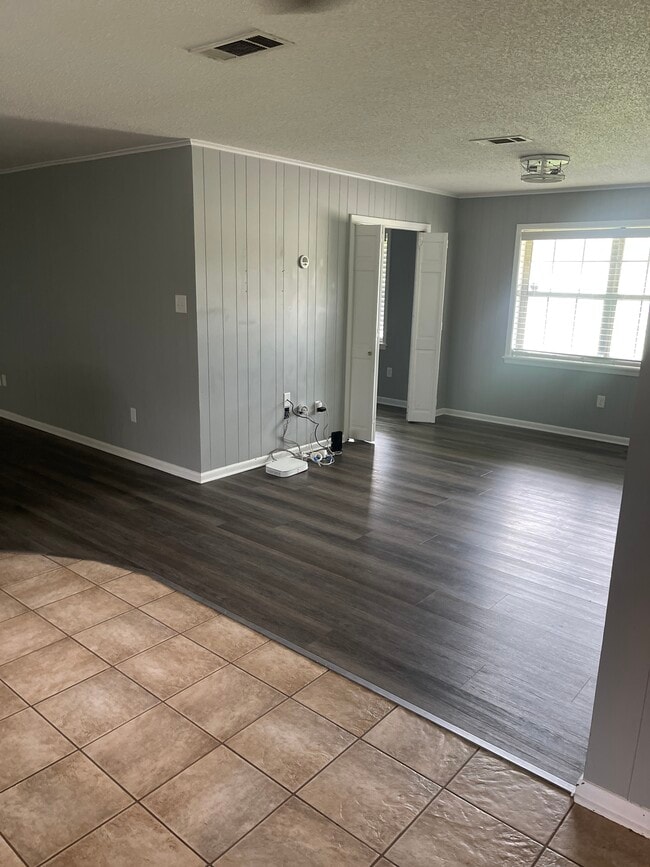 Building Photo - 55075 US-51