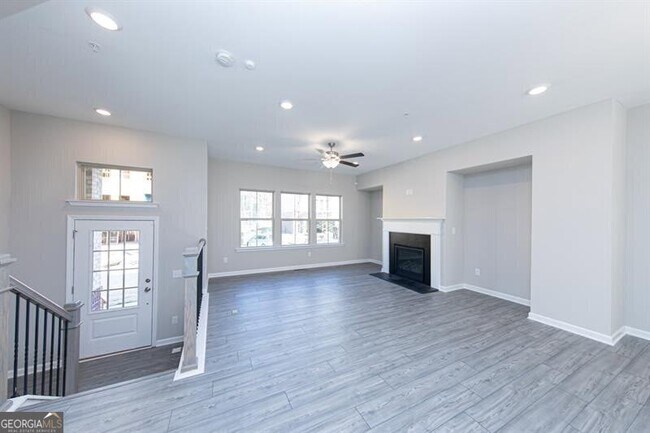 Foto del edificio - 272 Commons Ave