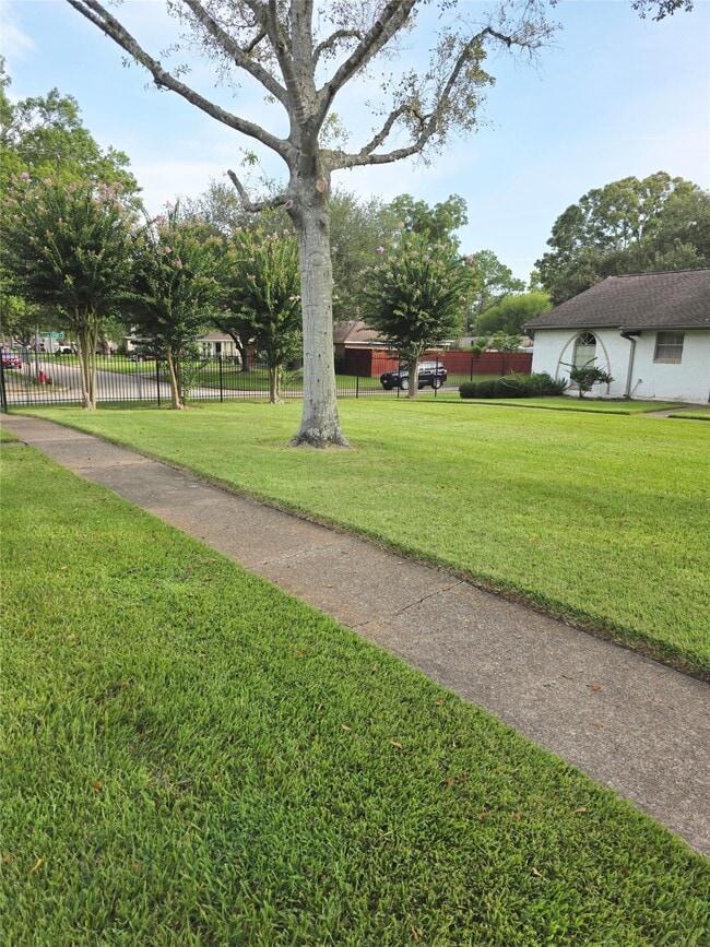 Building Photo - 4004 Laura Leigh Dr