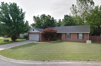 Building Photo - 1631 Thunderbird Ln