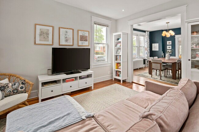 Building Photo - 1351 Franklin St NE