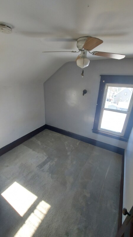 Foto del edificio - 327 Hasson Ave
