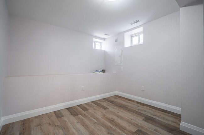 Photo du bâtiment - Spacious 2 Bedroom