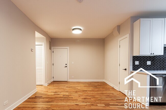 Foto del edificio - 656 W Wrightwood Ave