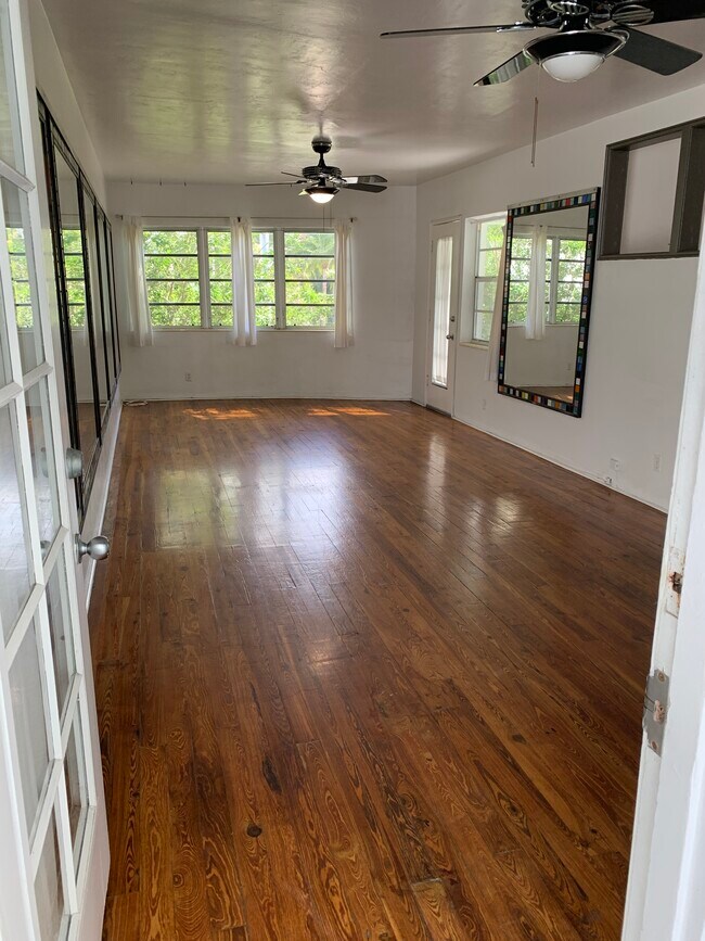 Sala de estar N - 1925 Washington Ave