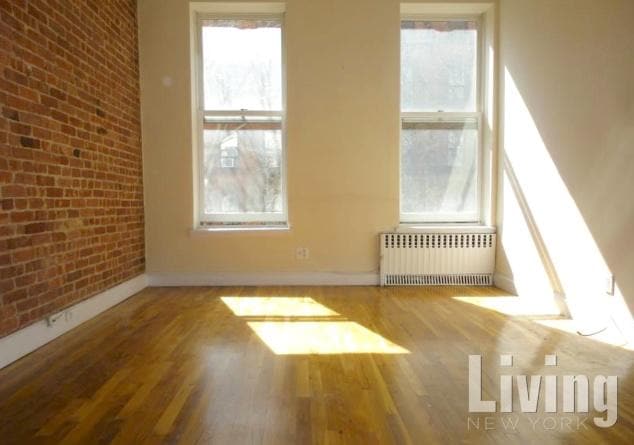 Building Photo - 55 W 76th St