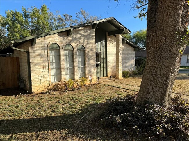 Building Photo - 4701 Sagebrush Trail