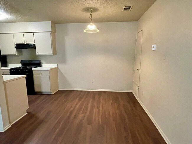 Foto del edificio - 2044 Redwing Way
