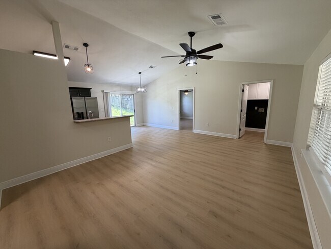 Foto del edificio - 6130 Ashton Woods Cir