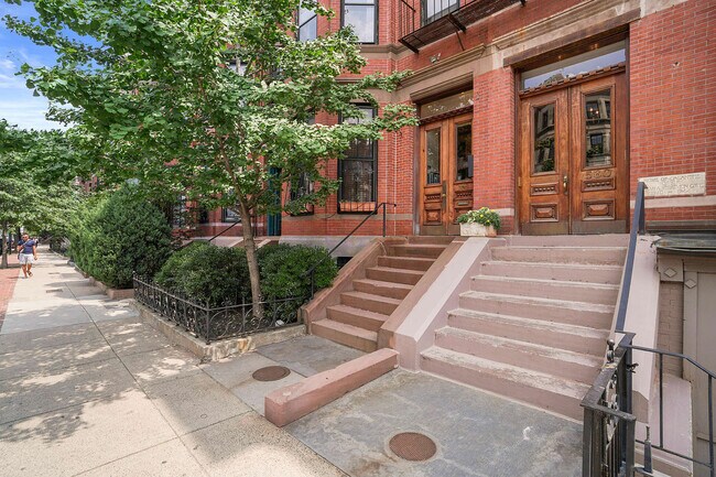 Foto del edificio - 558 Columbus Ave