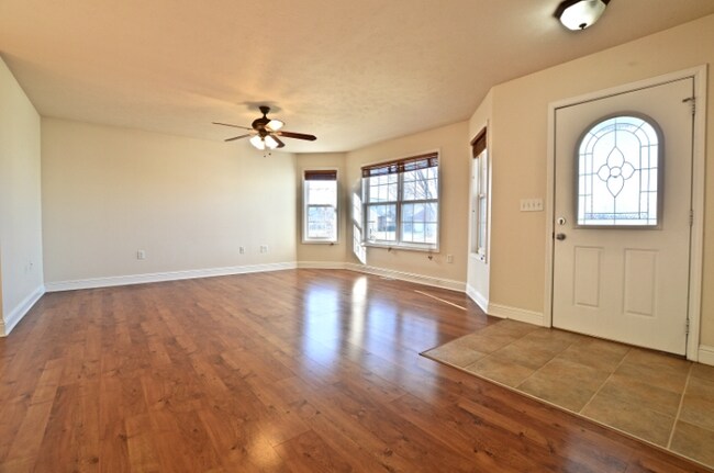 Foto del edificio - 700 Williamson Ave