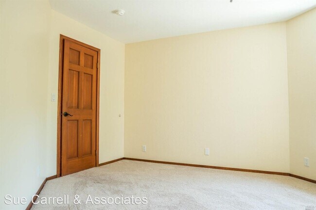 Building Photo - 5 br, 3.5 bath House - 4734 Annadel Height...
