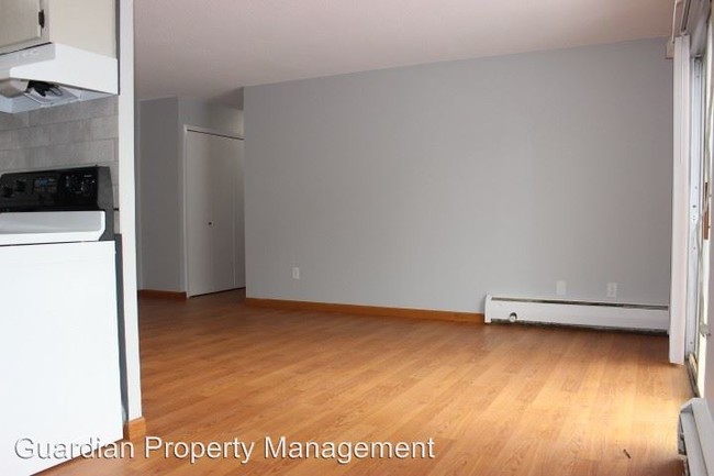 Building Photo - 2 br, 1 bath House - 921 7th St S #1