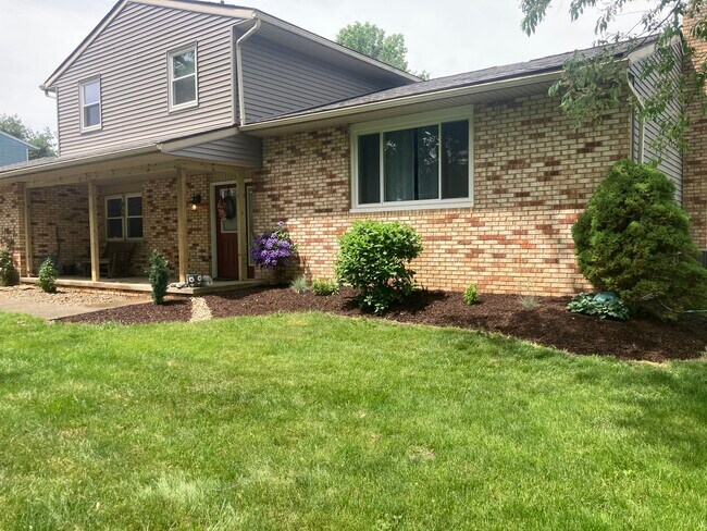 Foto del edificio - 10653 Mogadore Ave NW