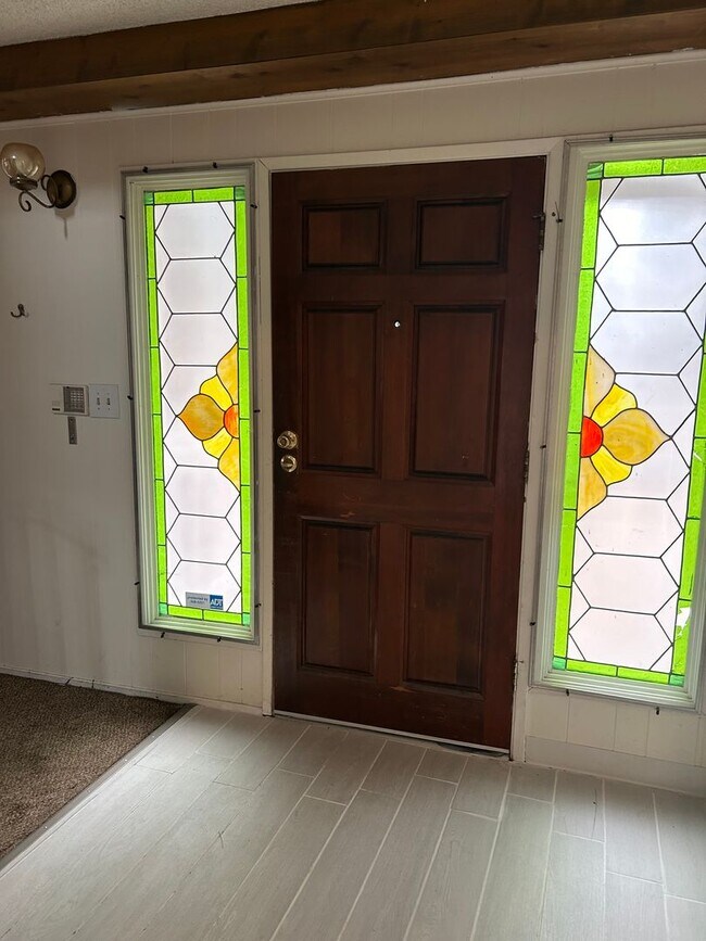 Foto del edificio - 4 Bedroom + Family Room - Spacious Home wi...