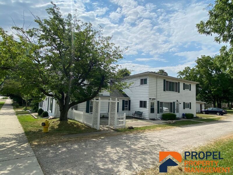 Foto principal - 8141 Macomb St