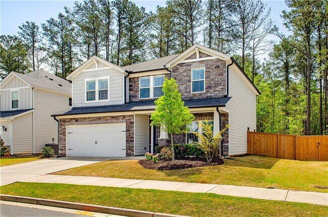 Building Photo - 660 Stately Dr