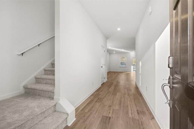 Foto del edificio - 874 Evergreen Rd