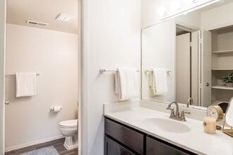 Interior Photo - Glencoe Hills