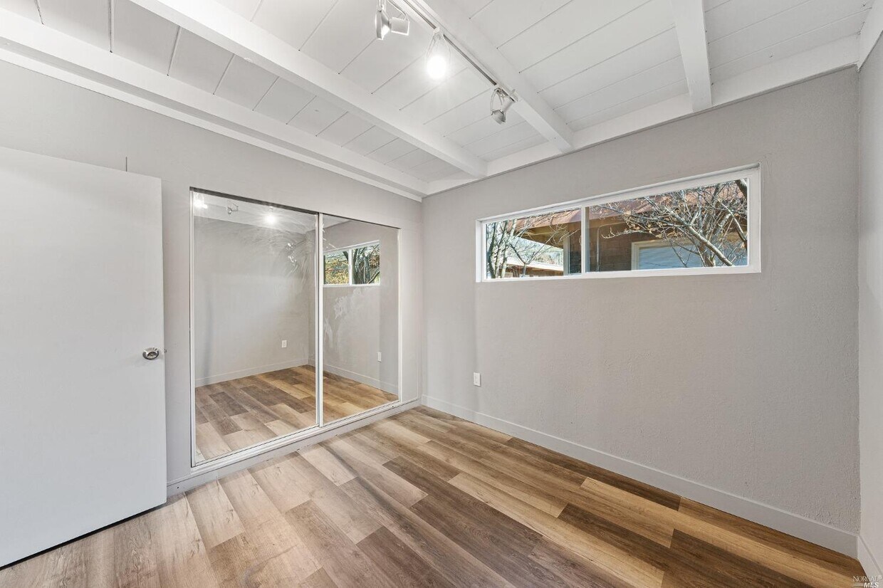 37 Valley Rd Unit A, Mill Valley, CA 94941 Room for Rent in Mill