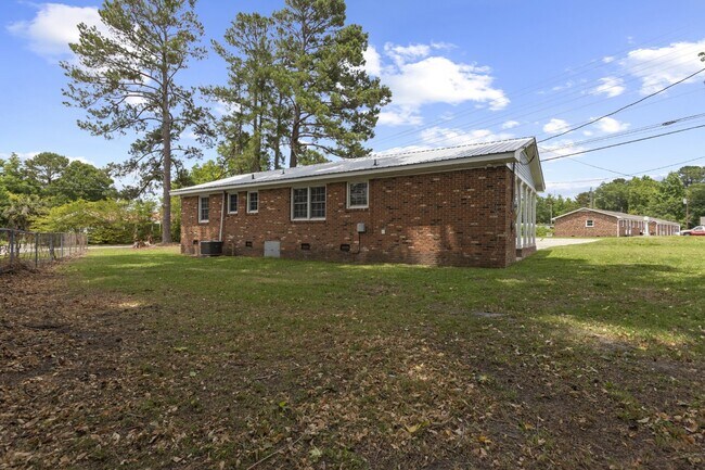 Foto del edificio - 4017 Gum Branch Rd